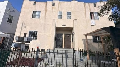 Building Photo - 1470 Henderson Ave