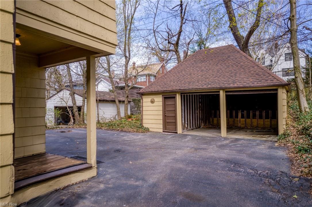 Building Photo - 2331 S Overlook Rd