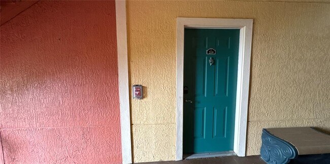 Building Photo - 2713 Via Murano