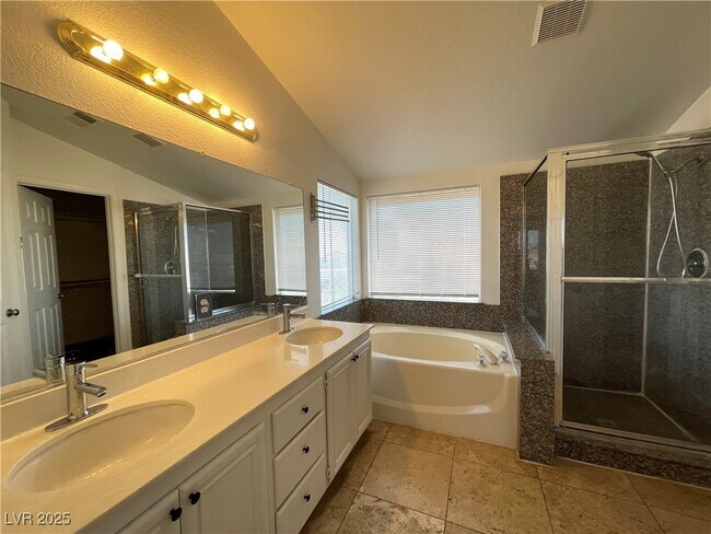 Building Photo - 4364 Mesa Hill Dr