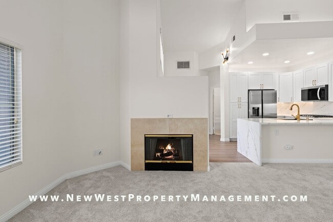 Building Photo - Newly renovated 2-bedroom UTC townhome in the coveted Andria of Renaissance at La Jolla community...