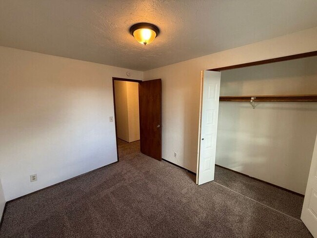 Building Photo - 2907 Moraga Ave SE