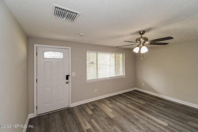 Building Photo - 9904 Moss Side Ln