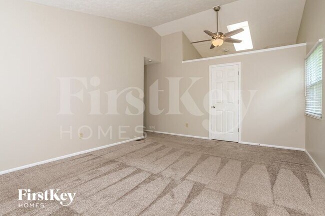 Building Photo - 6015 Sovereign Dr