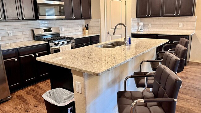 Building Photo - 1345 Lariat Rdg Trl