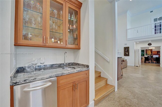 Building Photo - 1247 Seminole Dr