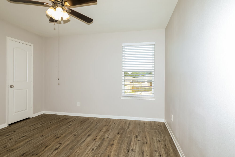 Building Photo - 28009 Irving Dr