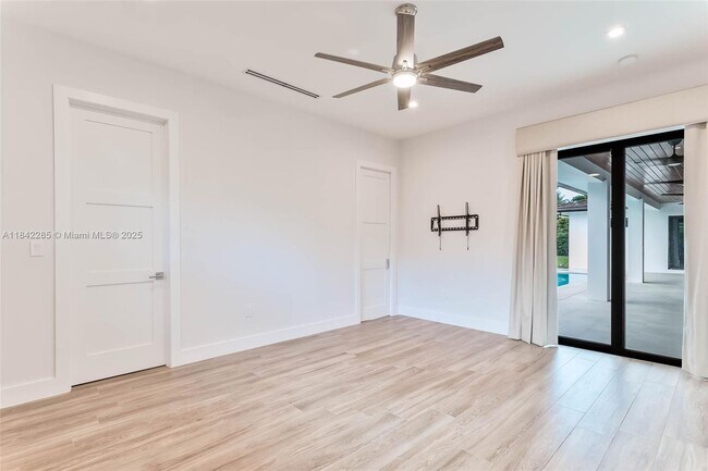 Building Photo - 7720 SW 130th St