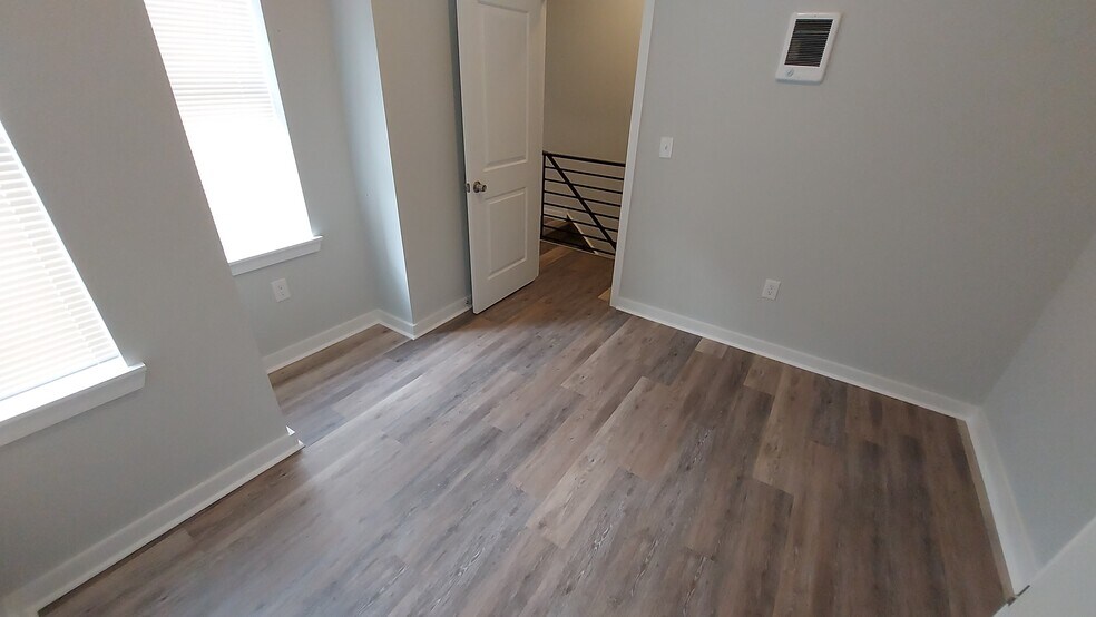 Building Photo - 2718 W York St