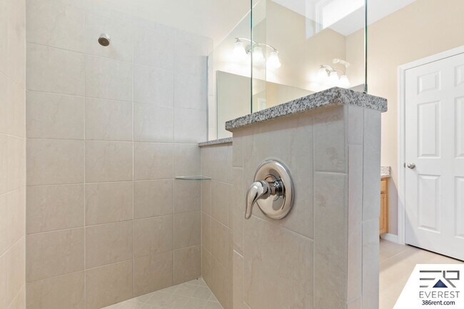 Building Photo - FULLY FENCED, LIKE NEW 3/2/2 IN DESIRABLE PINE GROVE