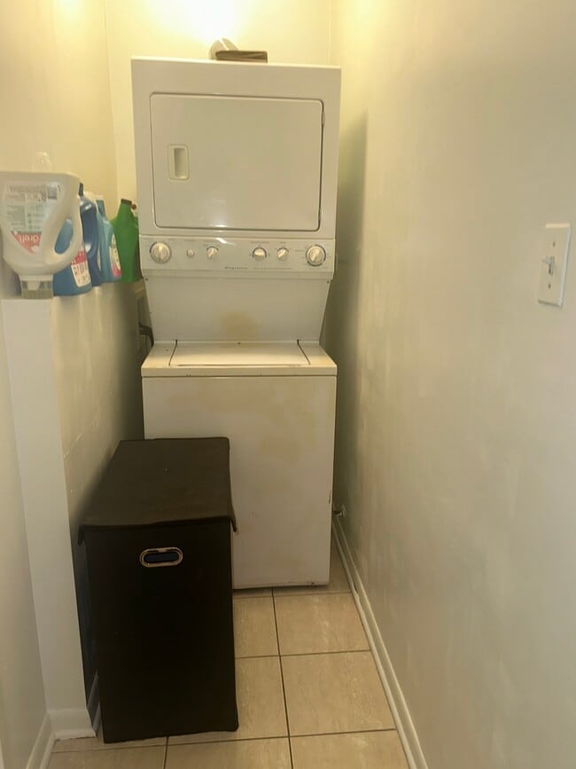 Building Photo - 3752 W Giddings St