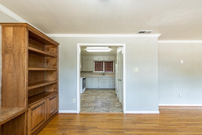 Building Photo - 3104 49th St