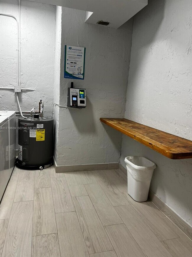 Building Photo - 1301 NE 7th St