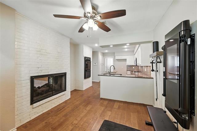 Building Photo - 4213 Village Green Dr