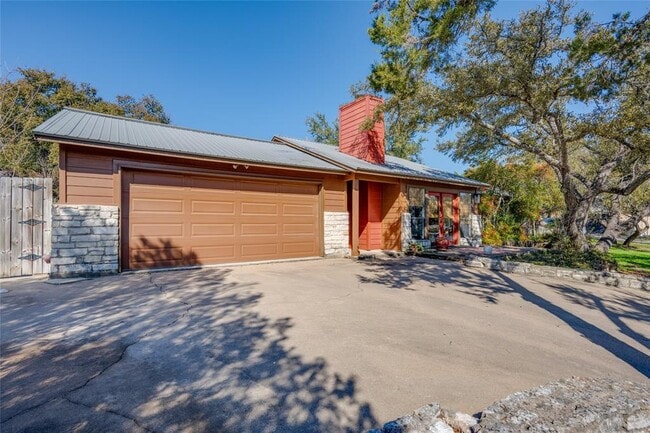 Building Photo - 6936 Chinook Dr