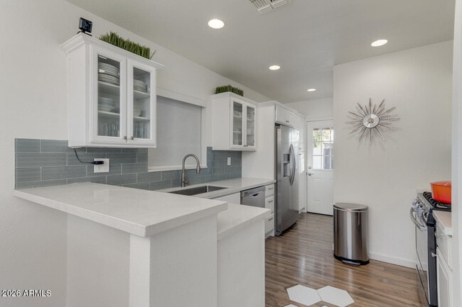 Building Photo - 6929 E 6th St