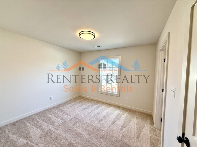 Building Photo - Modern Luxury Townhouse in the Heart of Huntsville