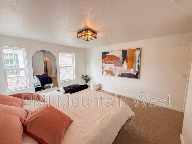Building Photo - 11682 S Bingham Rim Rd