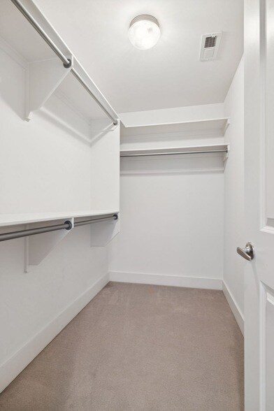 Building Photo - 2310 Vaulx Ln