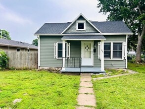 Building Photo - Cute Single Family Home, Great Location