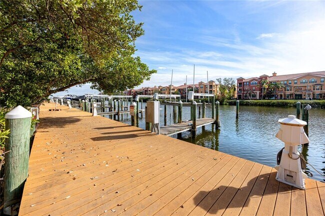 Building Photo - 2733 Via Cipriani