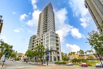Building Photo - Skyline Views & Sophisticated Corner Living at Aria in Cortez Hill