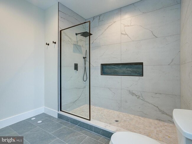 Building Photo - 630 Moyer St