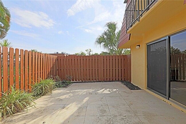 Building Photo - 1526 Park Meadows Dr