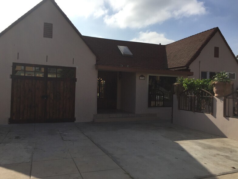 Building Photo - 1336 S Mansfield Ave