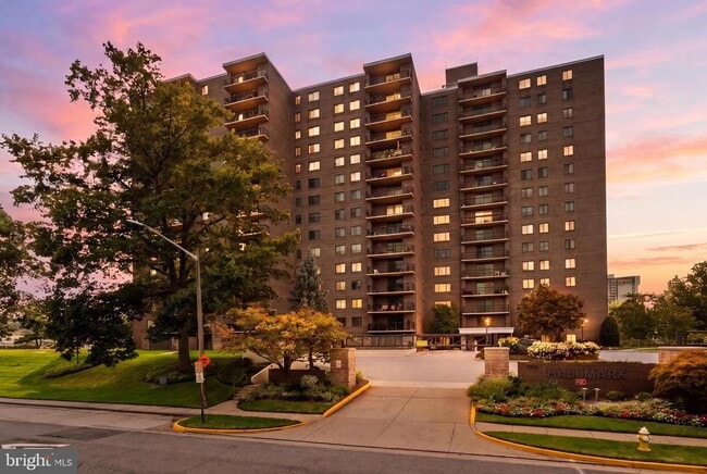 Building Photo - 200 N Pickett St