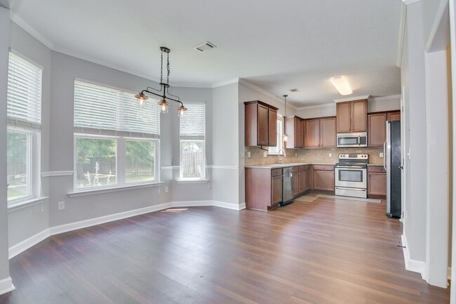 Building Photo - Beautiful 4 Bedroom in Great Neighborhood!
