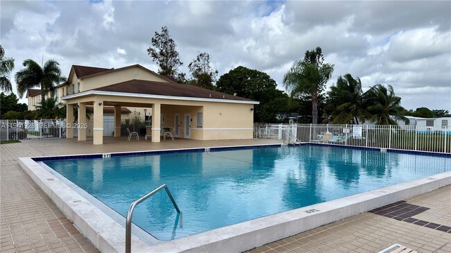 Building Photo - 6607 Winfield Blvd