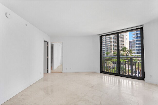 Building Photo - 3000 N Ocean Dr