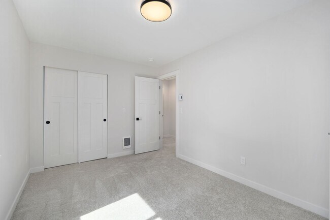 Building Photo - $2595 3 bedroom/2 1/2 bath Clearwood New Construction, Custom Chalet-style Home In Yelm.