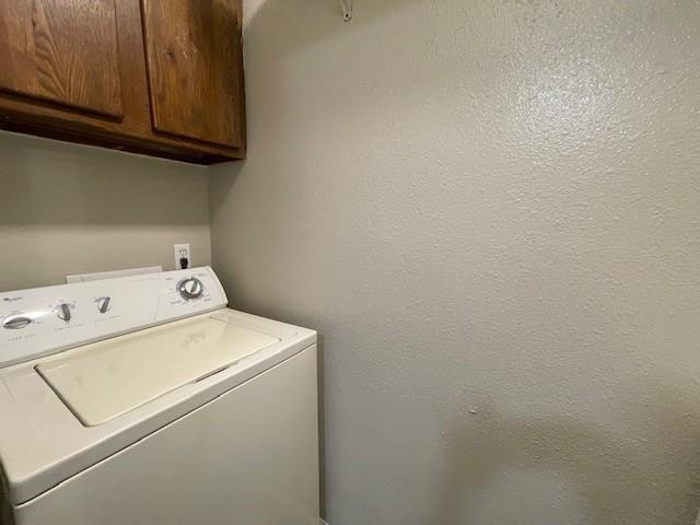 Building Photo - 8808 Mountain Ridge Dr