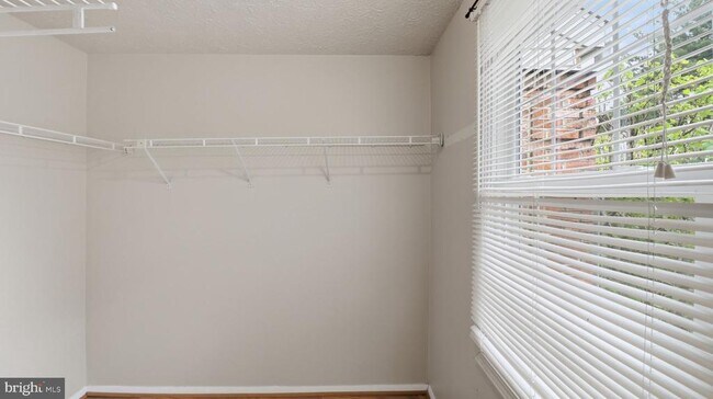 Building Photo - 7821 Fairborn Ct