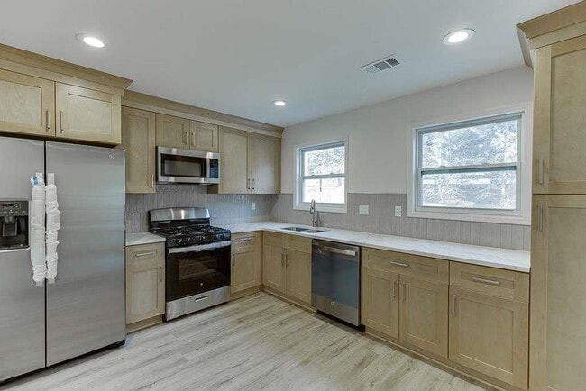 Building Photo - 1225 Shelton Way