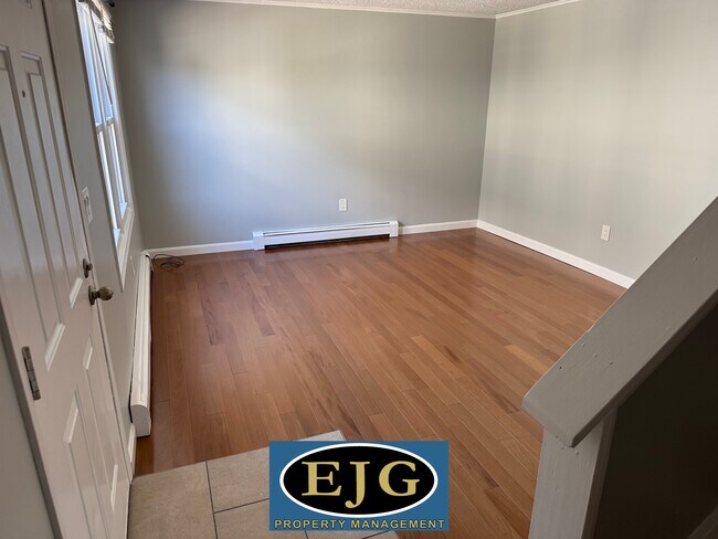 Building Photo - 158 Beech St
