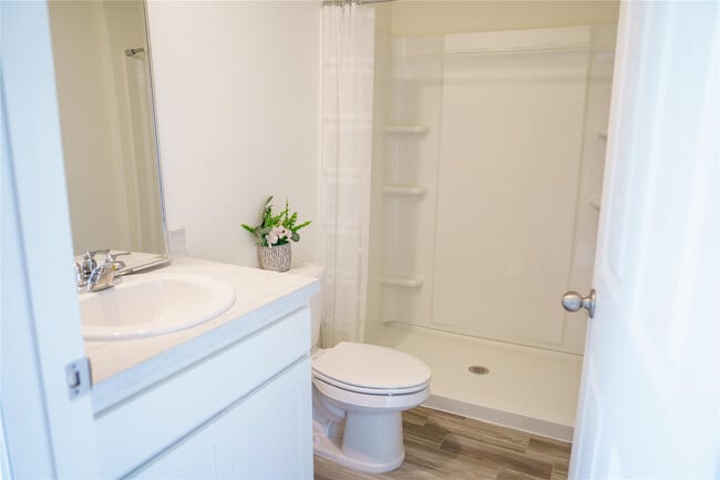 Building Photo - 1229 SW San Antonio Ave