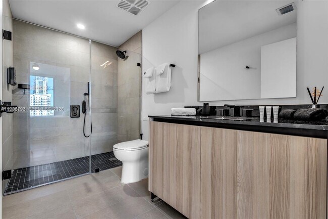 Building Photo - 225 N Miami Ave