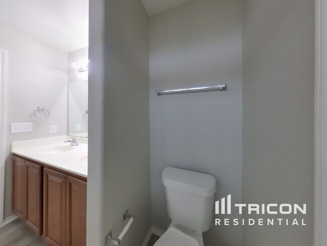 Building Photo - 2511 Sunset Bend