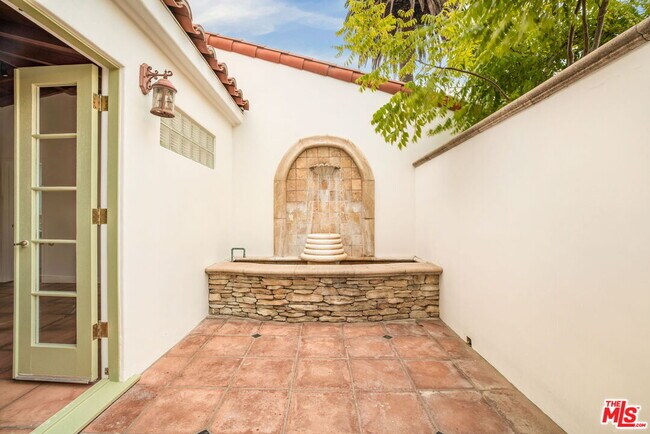 Building Photo - 2228 Prospect Ave