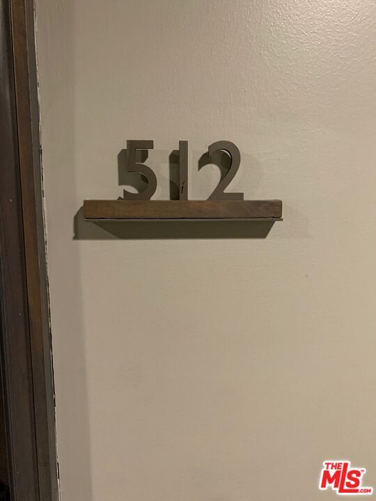 Building Photo - 727 W 7th St