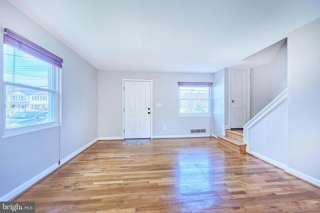 Building Photo - 2319 Riverview Terrace