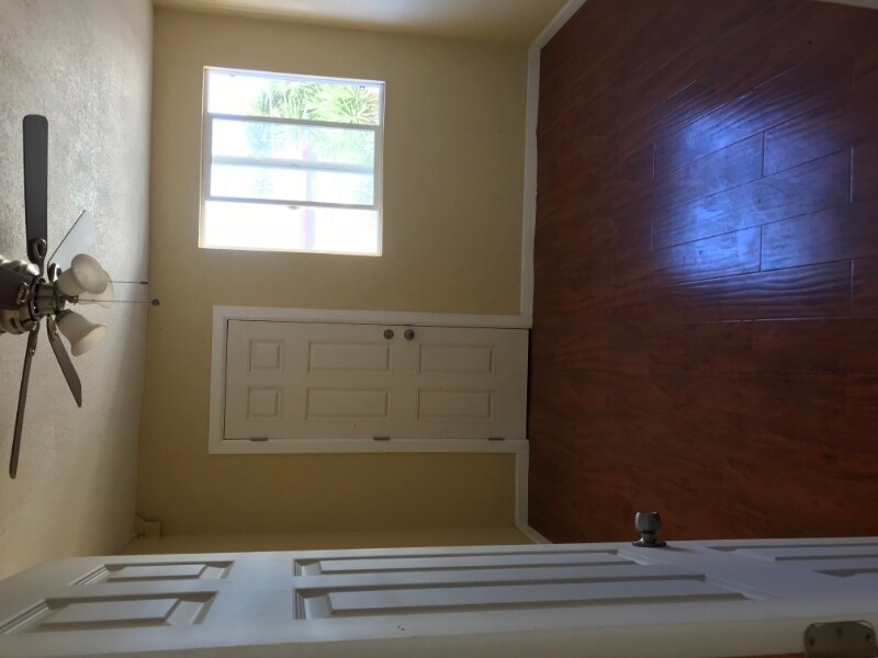 Building Photo - 6505 S Vermont Ave