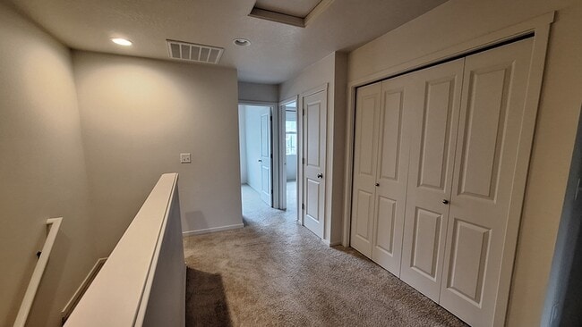 Building Photo - 11708 NE 23rd St