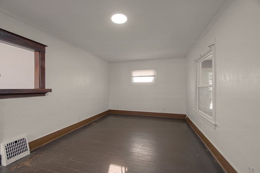 Building Photo - 3626 Bellefontaine Ave