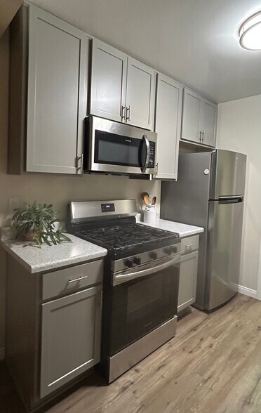 Building Photo - 5525 Bolivar St