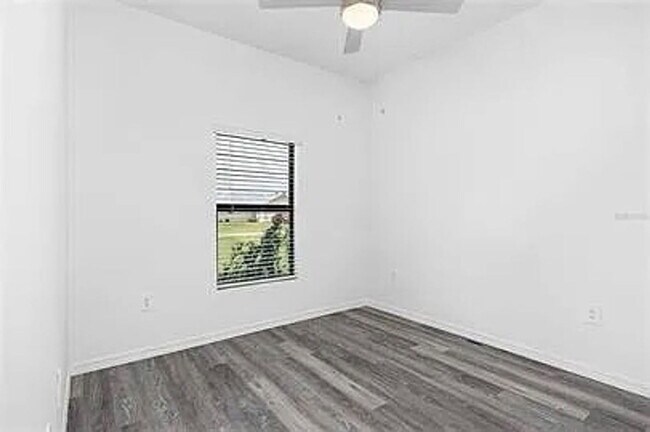 Building Photo - 5205-5207 30th St SW