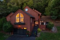 Building Photo - Stunning Mid-Century Modern 5bed/3.5 bath ...